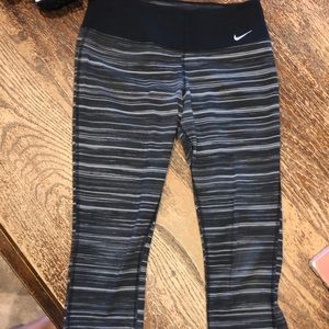 Nike cropped leggings